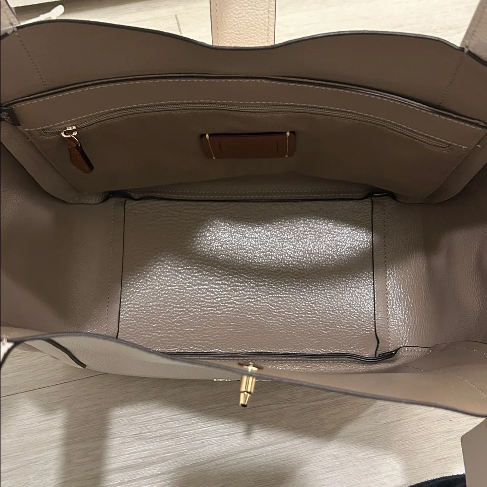Coach (NWT) Hadley Turnlock Tote Bag - Picture 13 of 17
